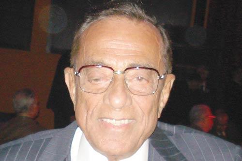 تشكيل لجنه لبحث التصالح مع حسين سالم