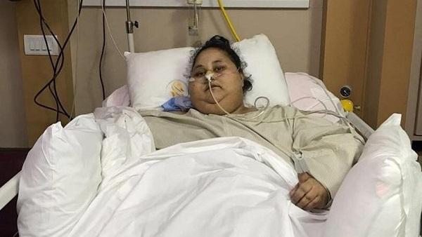 بالصور.. وصول “أسمن امرأة في العالم” إلى الإمارات