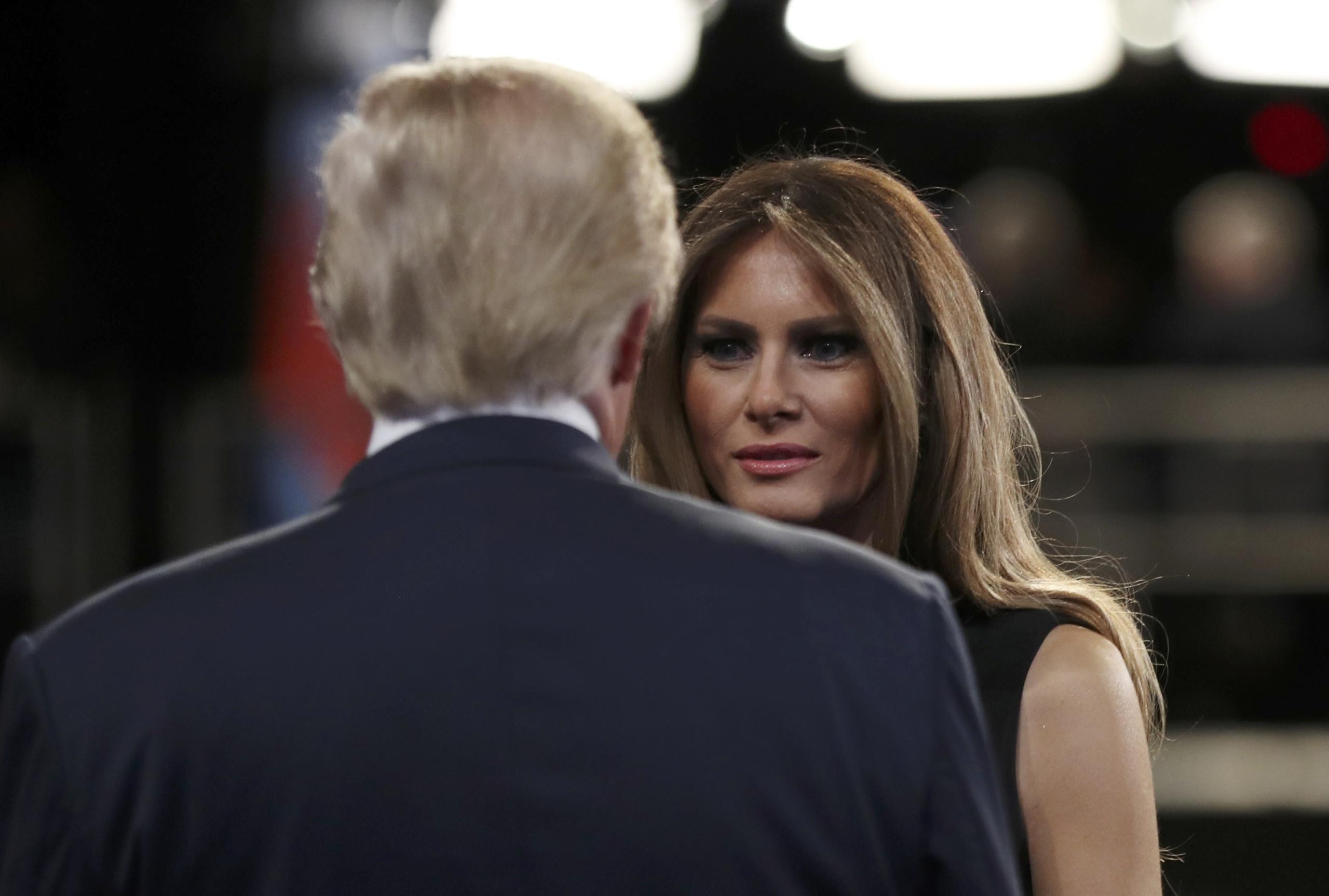 ميلانيا ترامب تثير الجدل على تويتر بـ”لايك”