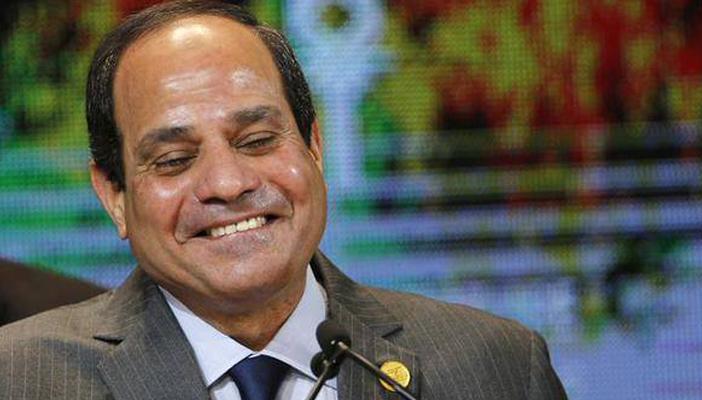 مغردون خليجيون يدشنون “هاشتاج” ساخرا باسم “السيسي يحمي الخليج”