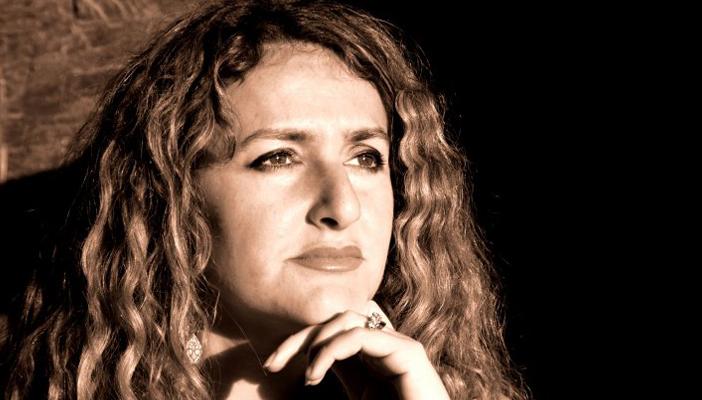 مغردون: ياسمين النرش.. الورد اللي قلع في مطارات مصر