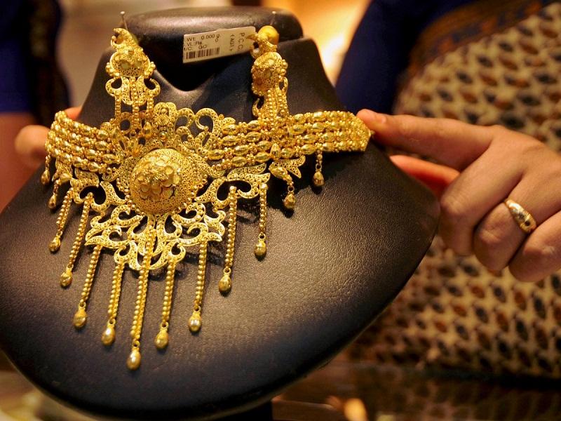 انهيار أسعار الذهب بالسوق.. وعيار 21 يسجل 616 جنيها