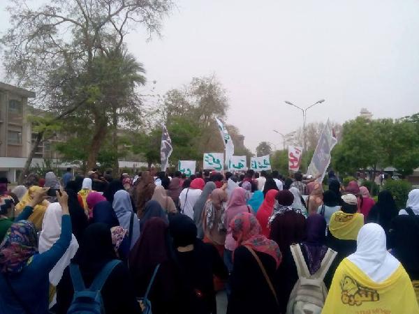 مسيرة لطلاب جامعة أسيوط تحت شعار “أفورتوها”