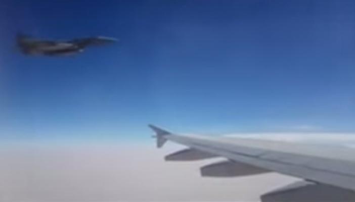 بالفيديو.. طائرة شحن إيرانية تخترق حظر عاصفة الحزم