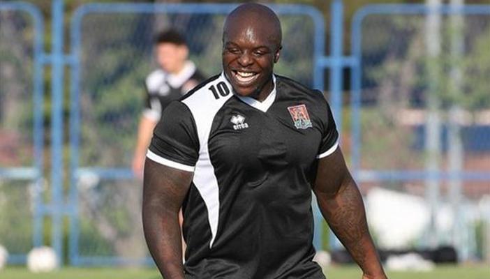 بالفيديو.. ماذا يفعل أقوى لاعب كرة قدم في العالم؟