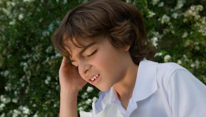 تعرَّف على طرق العلاج والوقاية للصداع عند الأطفال