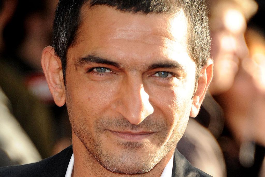 بعد اقتحام الصحفيين.. عمرو واكد: جمهورية حظر النشر العربية