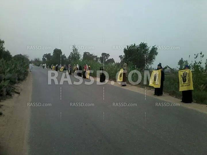 سلسلة بشرية مناهضة للانقلاب بالبحيرة