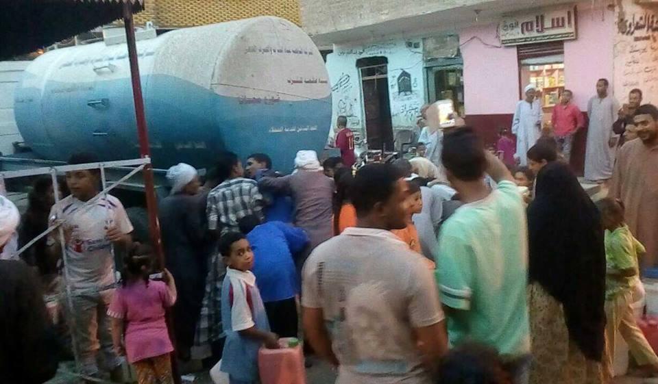 بالصور.. أهالي مركز فرشوط يشكون من انقطاع مياه الشرب