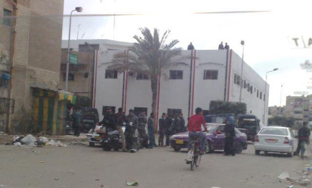 إلقاء مواد حارقة على المعتقلين أثناء دخولهم قسم ببورسعيد