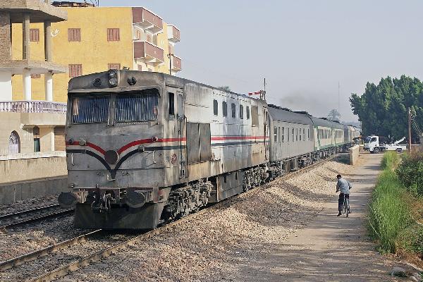 تفاصيل حادثة قطار الصعيد اليوم