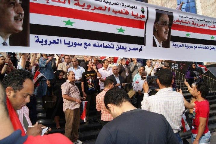 بالفيديو..ضرب سوري معارض للأسد في مظاهرة لأحزاب مصرية