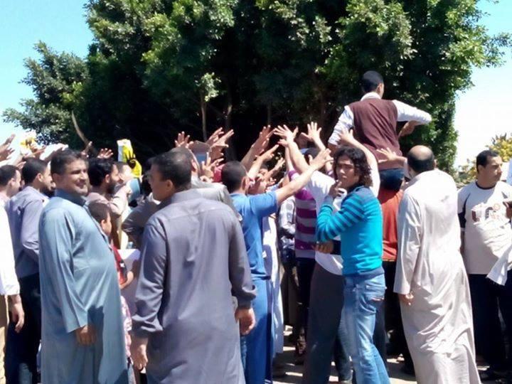 سلسلة بشرية بأشمون بالمنوفية فى جمعة “باطل ما يحكمش”