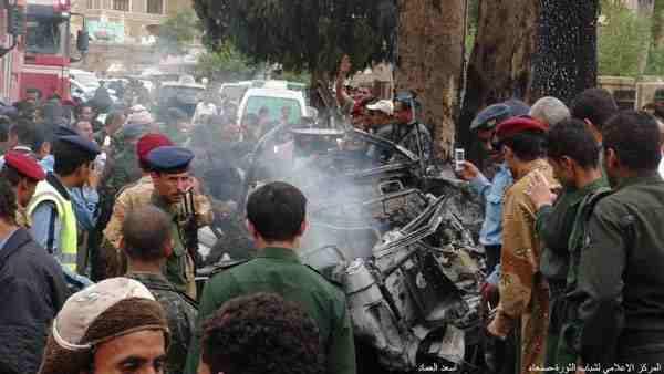 تأكيد ونفي لاستهداف عناصر القاعدة موكب وزير الدفاع اليمني