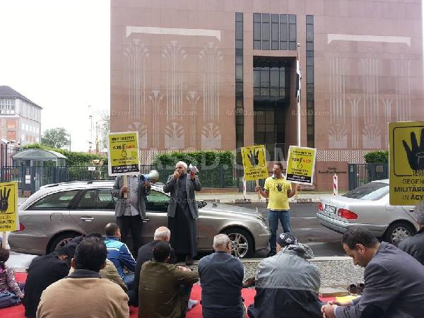 وقفة احتجاجية أمام السفارة المصرية بالعاصمة الألمانية