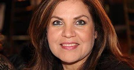 آيات العرابي ساخرة: “السيسي” ديكتاتور جديد بجمهورية الموز