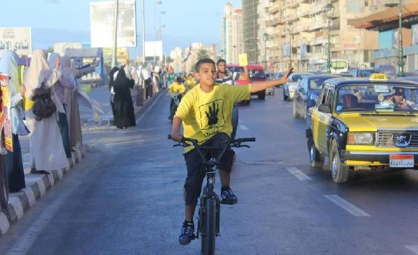 مع بدء المصايف.. عروس البحر الأبيض تتشح بأزياء الثورة