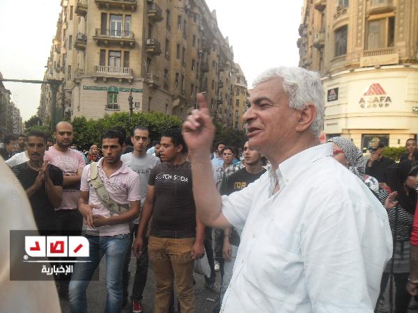 خليل يقود وقفة احتجاجية تضامنية مع المعتقلين السياسيين بالتحرير