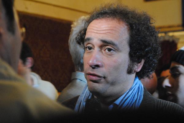 “حمزاوي” يتظلم ضد قرار منعه من السفر