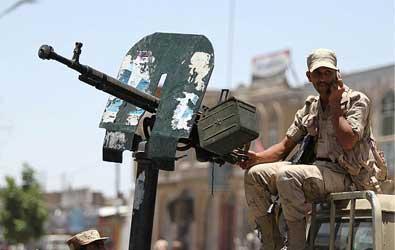 مقتل وإصابة 32 جنديا في هجوم على أهداف أمنية باليمن