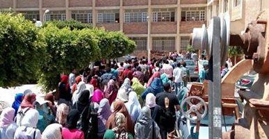 تظاهرة لطلاب “علوم الإسكندرية” تنديدا بحكم العسكر