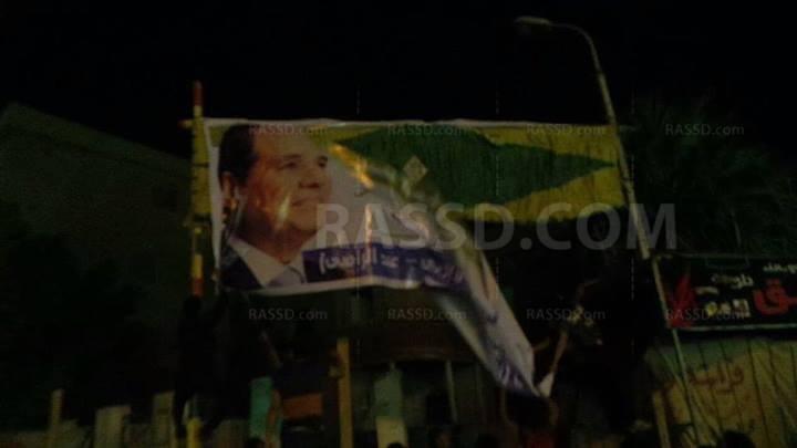 مجهولون يمزقون لافتات دعاية السيسي بالسويس