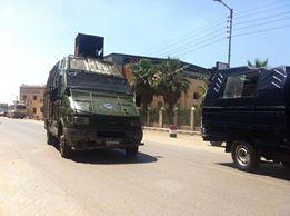 تظاهرة مفاجئة لطلاب جامعة المنصورة خارج أسوار الحرم