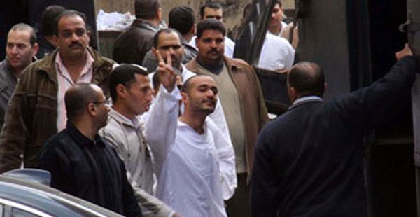 3 يونيو.. الحكم على أحمد دومة في إهانة رئيس الجمهورية