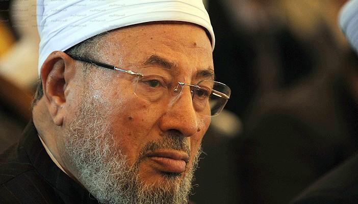 القرضاوي يزور أبو إسحاق الحويني بمستشفى حمد في قطر