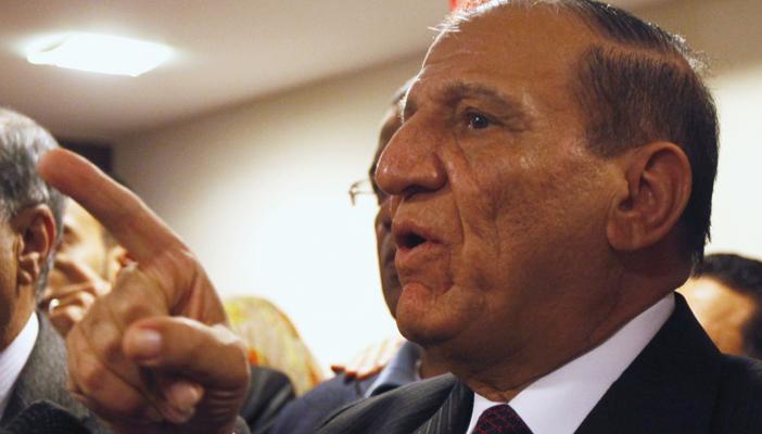 مصادر: وضع “عنان” تحت الإقامة الجبرية.. ونجله ينفي