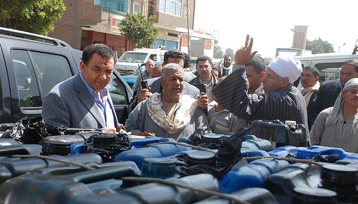 الحكومة تستعد لرفع أسعار الوقود..وخبير اقتصادي ل”رصد”: يهدد بثورة جياع