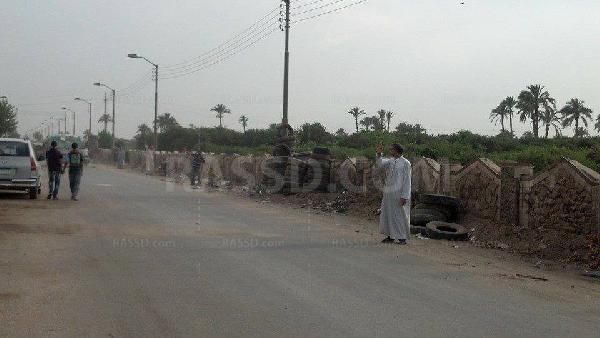 سلسلة بشرية فى ‫بني سويف رفضا لحكم العسكر