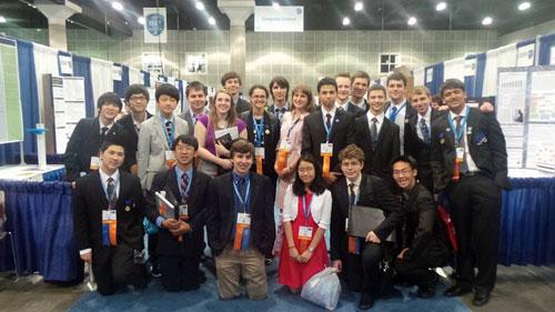 بعد إهانة من الانقلابيين..احتفال وتكريم للمخترع الصغير بأمريكا