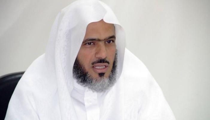 فيديو.. إمام المسجد النبوي مهاجما السيسي: نفذ الانقلاب طمعا في السلطة