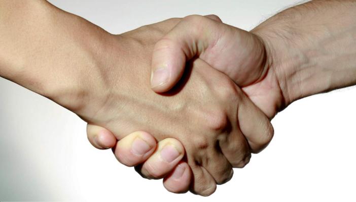 تعرف على صحتك من مصافحة اليد