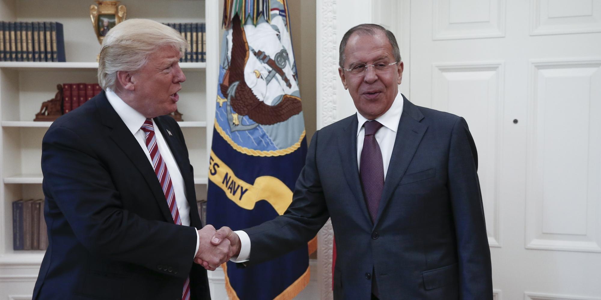 اعتراف ترامب يثير الجدل.. وخبراء: كيف يكون رئيس أميركا بهذه السذاجة؟