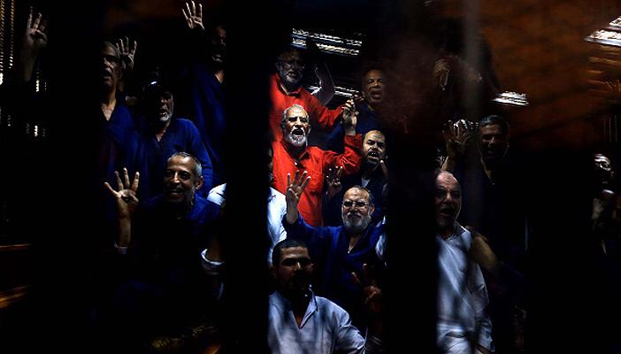 العالمي للحقوق والحريات: محاكمة مرسي مسيسة وتفتقر لأبسط شروط العدالة