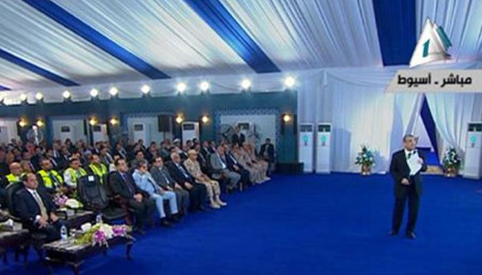 السيسي يمنع “شاكر” من الحديث عن توقف السد العالي.. ونشطاء: بان المستور