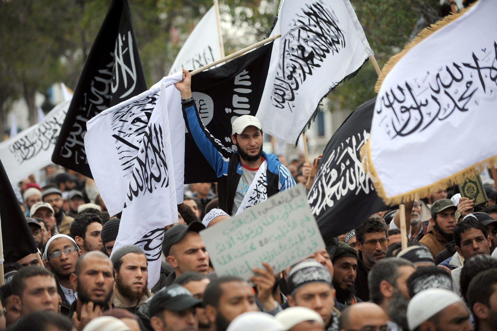 الثورة الإسلامية على التيار الإسلامي