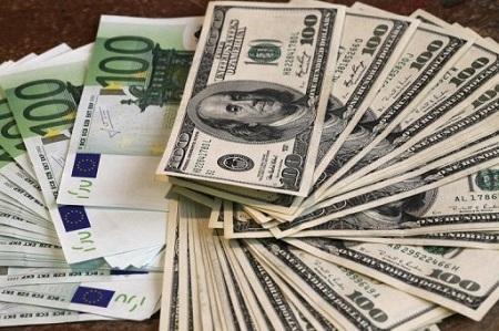 تراجع اليورو والعملات العربية والدولار يسجل 7.14 جنيه