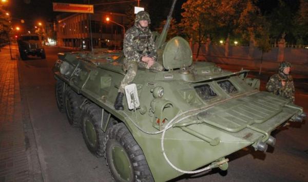 دونيتسك تطلب الانضمام لروسيا وقصف مدفعي للجيش الأوكراني