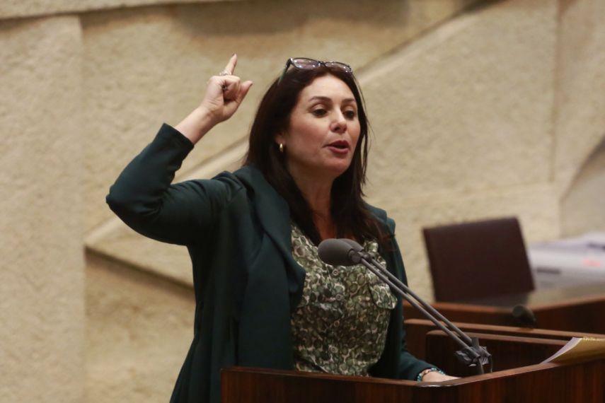 وزيرة الثقافة الإسرائيلية تثير الجدل بسبب فستانها في مهرجان “كان”