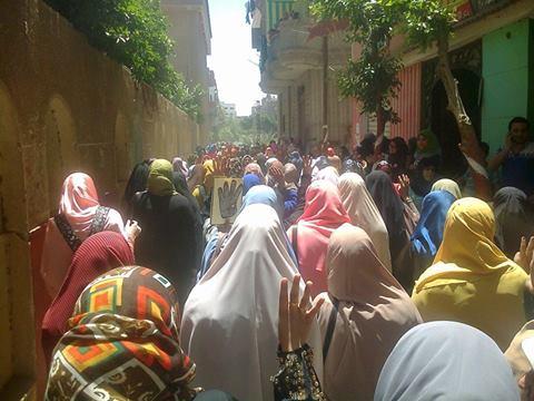 مسيرة لطالبات الأزهر فرع تفهنا الأشراف تنديدا باعتقال الطلاب