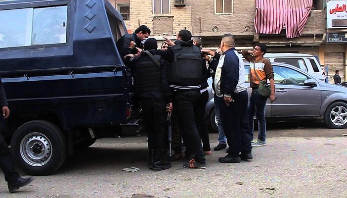 الأمن يعتقل العشرات من معارضي العسكر بعدة محافظات