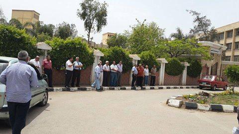 وقفة لهيئة التدريس بجامعة المنصورة للإفراج عن زملائهم المعتقلين