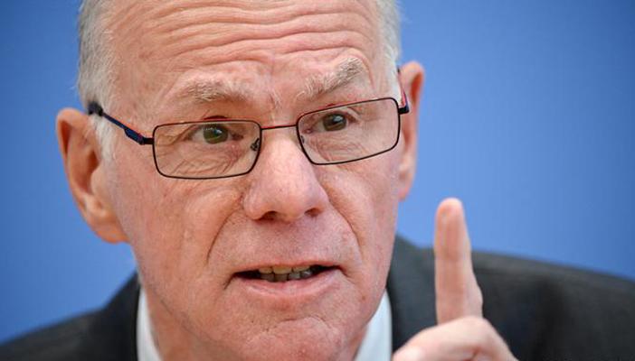 نشطاء يسخرون من تجاهل رئيس برلمان المانيا للسيسي