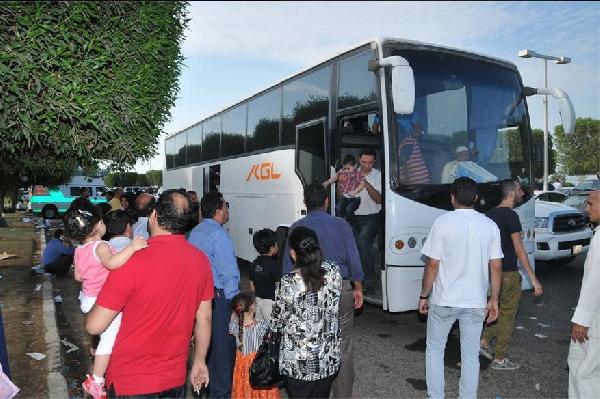 أبو خليل: سفارة مصر بالكويت وفرت أتوبيسات لنقل الناخبين للجان