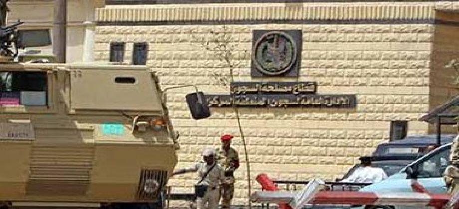 بالكيماوي والكلاب البوليسية.. السلطة تواجه معارضيها بالسجون