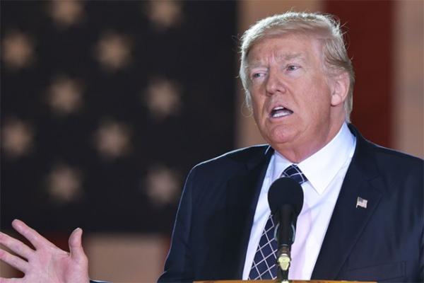 “الإسلام يكرهنا” ثم “لا نحارب أي ديانة”.. وجهان لشخص واحد يدعى ترامب