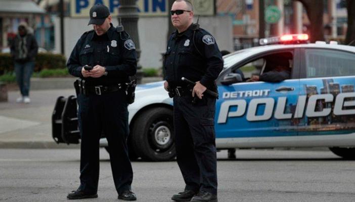 مدرس أميركي يسمح لطلابه بممارسة الجنس داخل الفصل